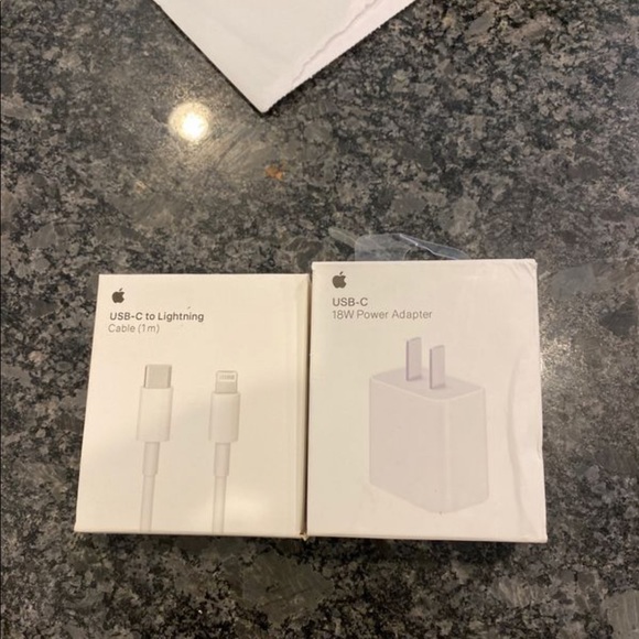 IPhone USB-C to lightning Charger 18w and 1m cord - Picture 3 of 7